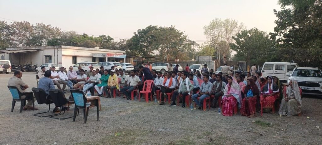 होली त्यौहार पर ली गयी शांति समिती की बैठकबैठक में उपपुलिस अधीक्षक (मुख्यालय) ,एंव थाना प्रभारी मुलमुला विनोद जाटवर की उपस्थिती में ली गयी 3 KSHITITECH img 20250309 wa00218513604053689078896 KSHITITECH