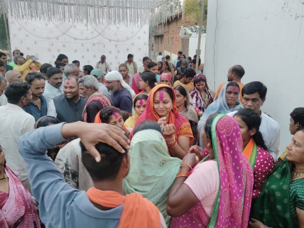 इंजी सत्यलता आनंद मिरी निकली क्षेत्र में आभार एंव जनदर्शन करने। बाजे गाजे के साथ हो रही है भव्य स्वागत 5 KSHITITECH img 20250327 wa00484244816334557907414 KSHITITECH
