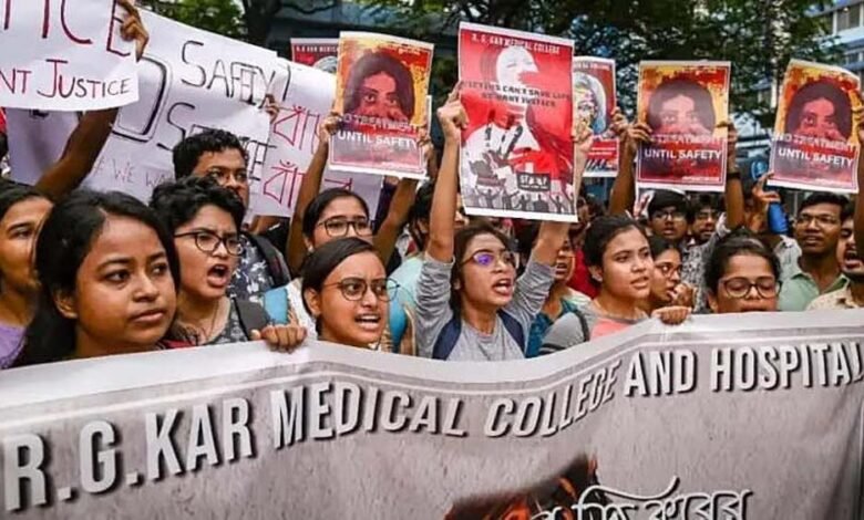 रेप-मर्डर का शिकार हुई महिला डॉक्टर की मां ने PM मोदी से लगाई मदद की गुहार 1 KSHITITECH kol1 KSHITITECH