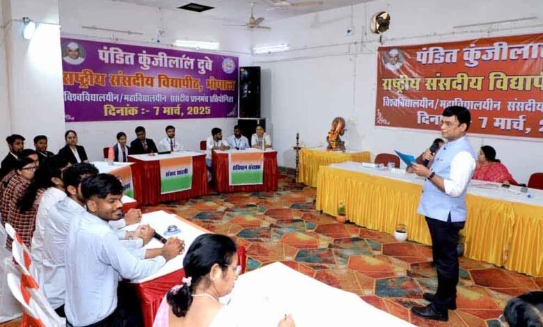 भारत के लोकतंत्र की महान परम्पराओं को बनाये रखने का दायित्व हम सबका 1 KSHITITECH kunjilal KSHITITECH