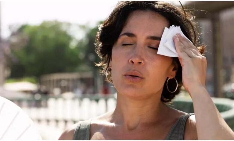 लू-तापघात से बचने हल्के रंग के कपड़े पहनें और खूब पानी पिएँ 1 KSHITITECH loo KSHITITECH