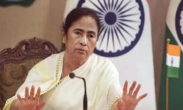 कोलकाता में ममता के मंत्री को बांग्लादेश से मिली धमकी, आवास के पास लगाए गए धमकी भरे पोस्टर 1 KSHITITECH mamta1 KSHITITECH
