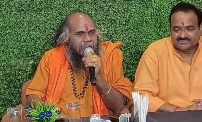 मिर्ची बाबा ने कहा कि- पूर्व सीएम दिग्विजय सिंह धर्म विरोधी हैं, अप्रैल में करेंगे लक्षचंडी कुंभ महायज्ञ 1 KSHITITECH mirchi1 KSHITITECH