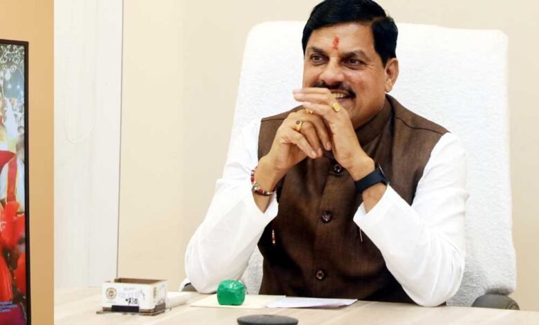 मुख्यमंत्री डॉ. मोहन यादव ने समाधान ऑनलाइन में लापरवाही बरतने वाले 20 अधिकारी-कर्मचारियों के विरूद्ध कार्रवाई के निर्देश दिए 1 Console Corptech Pradakshina Consulting Pvt Ltd mohan 2A 4 2 7 Console Corptech Pradakshina Consulting Pvt Ltd