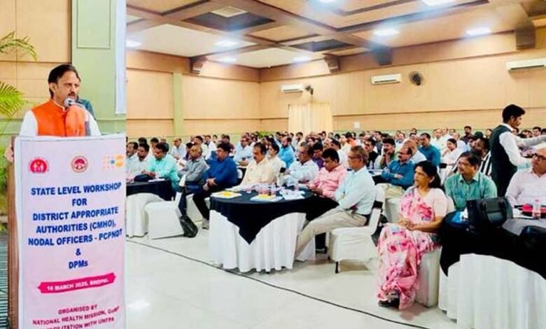 प्रत्येक माह की 9 और 25 तारीख को गर्भवती महिलाओं का नियमित स्वास्थ्य परीक्षण सुनिश्चित किया जाए: उप मुख्यमंत्री शुक्ल 1 KSHITITECH sukl 4 KSHITITECH
