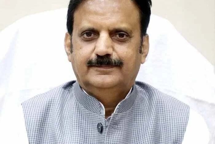 महाविद्यालय में अध्ययनरत विद्यार्थियों को दिलाए बेहतर चिकित्सकीय शिक्षा : उप मुख्यमंत्री शुक्ल 1 KSHITITECH sukl 8 KSHITITECH