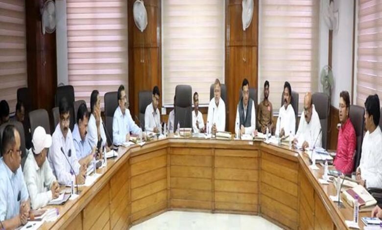 परामर्शदात्री समिति की बैठक में आए सुझावों पर होगी कार्यवाही :ऊर्जा मंत्री तोमर 1 KSHITITECH tomar 4 KSHITITECH