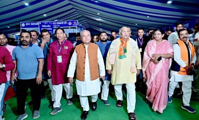 विधानसभा अध्यक्ष तोमर एवं राजस्व मंत्री श्री वर्मा ने मुरैना में स्वास्थ्य शिविर का किया अवलोकन 1 KSHITITECH tomar 6 KSHITITECH
