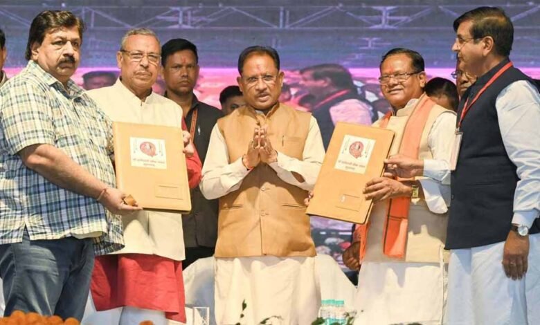 मुख्यमंत्री साय बोले - कुदरगढ़ महोत्सव आस्था, भक्ति और परंपरा का अनूठा संगम 1 KSHITITECH 1 174 KSHITITECH