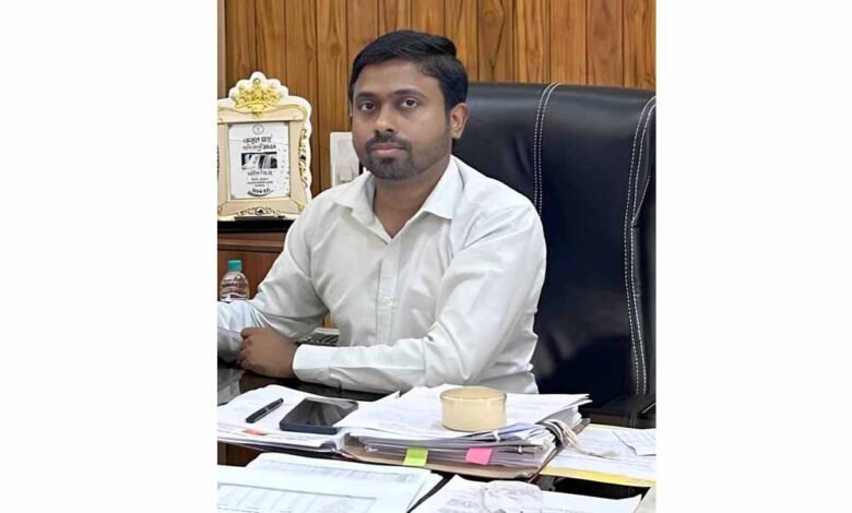 जनदर्शन के आवेदनों त्वरित निराकरण करने विभागों को कलेक्टर ने दिए निर्देश 1 KSHITITECH 1 555 KSHITITECH