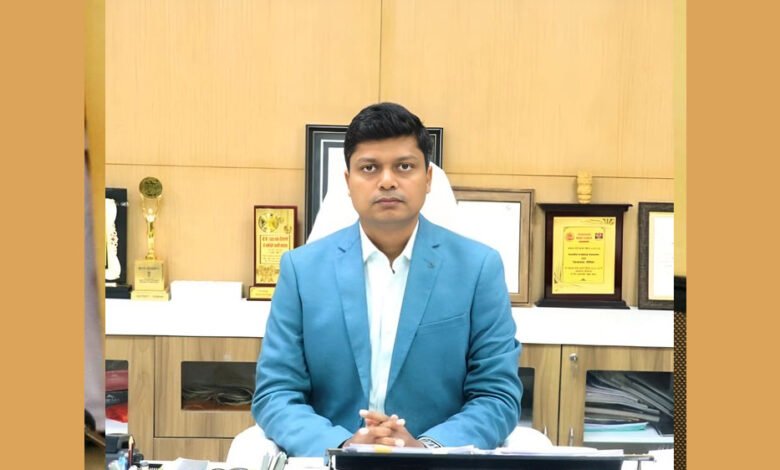 रोशन कुमार सिंह बने उज्जैन के नए कलेक्टर, नवाचार करने की और हमेशा देते हैं ध्यान 1 KSHITITECH 14A 44 KSHITITECH