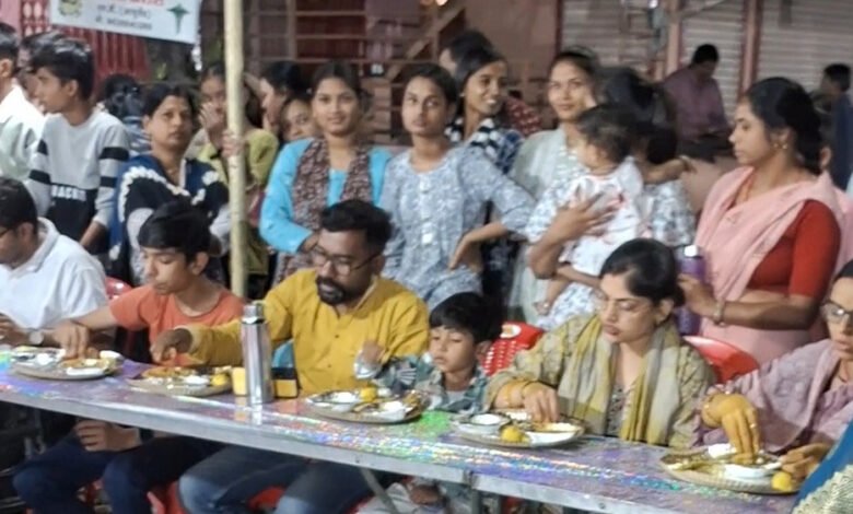 उज्जैन : हनुमान जनमोत्स्व पर 10000 श्रद्धालुओं का भंडारा, गोल्डन बुक ऑफ वर्ल्ड रिकॉर्ड में दर्ज, 70 लोगों की टीम ने किया जबरदस्त काम 1 KSHITITECH 14A 53 KSHITITECH