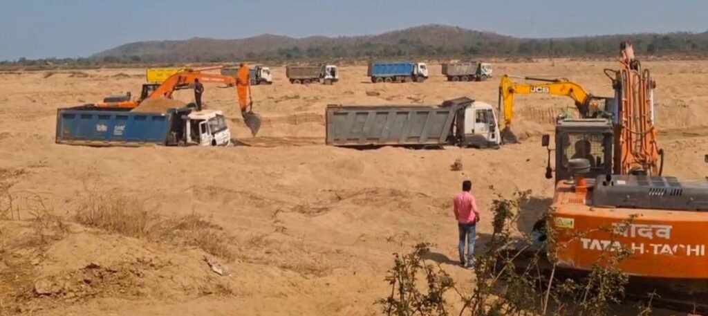 जांजगीर-चांपा में जिला प्रशासन की मिलीभगत से फलफूल रहा अवैध रेत खनन का कारोबार ग्रामीण चक्काजाम करने के लिए बहुत जल्द मुख्यमंत्री को सौंपेंगे ज्ञापन। 2 KSHITITECH 16 174110037167c71553985a0 4kanker26new8529913023813127404 KSHITITECH