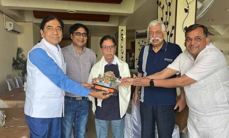 संकल्प भोपाल द्वारा आयोजित सम्मान समारोह में देश के दो महान प्रतीकों का अभिनंदन — जी.एल. बत्रा एवं मेजर जनरल जी.डी. बक्शी 1 KSHITITECH 17A 55 KSHITITECH