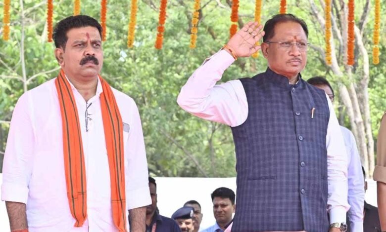 मुख्यमंत्री विष्णु देव साय ने 18 नए अग्निशमन वाहनों को दिखाई हरी झंडी 1 KSHITITECH 18A 18 KSHITITECH