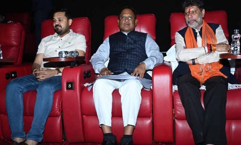 मुख्यमंत्री ने मैग्नेटो मॉल में देखी छत्तीसगढ़ी फिल्म 'सुहाग', बोले– फिल्म सिटी से मिलेगा छत्तीसगढ़ी सिनेमा को नया आकाश 1 KSHITITECH 18A 9 KSHITITECH