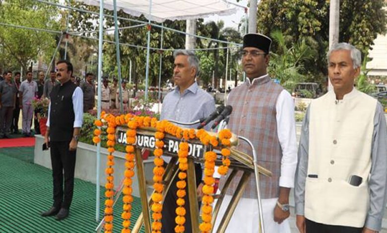 मंत्रालय में हुआ राष्ट्र-गीत एवं राष्ट्र-गान का सामूहिक गायन 1 KSHITITECH 1A 111 KSHITITECH