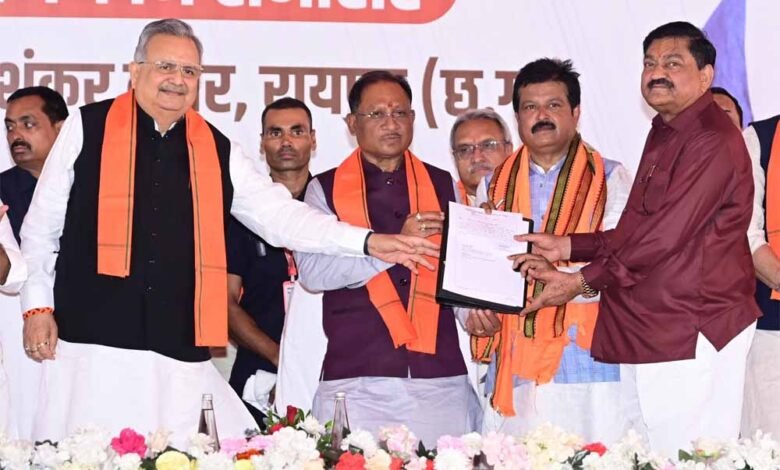 मुख्यमंत्री साय स्टेट सिविल सप्लाईज कॉर्पाेरेशन लिमिटेड के नवनियुक्त 1 KSHITITECH 2 254 KSHITITECH