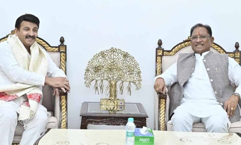 सांसद मनोज तिवारी ने मुख्यमंत्री विष्णु देव साय से की सौजन्य भेंट 1 KSHITITECH 2 410 KSHITITECH