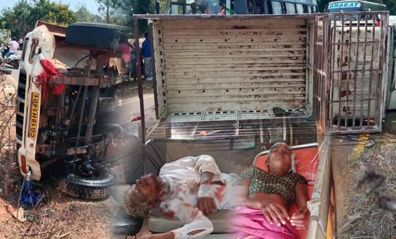 ग्रामीणों से भरी पिकअप पलटी, 25 घायल, 6 की हालत गंभीर 1 KSHITITECH 2 87 KSHITITECH