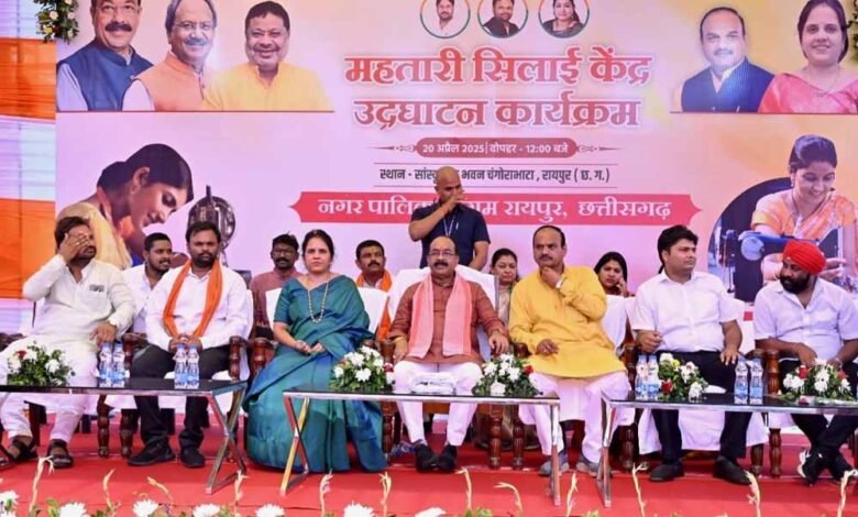 प्रधानमंत्री नरेन्द्र मोदी के आत्मनिर्भर भारत का सपना पूरा करेंगी यहां प्रशिक्षित महिलाएं - अरुण साव 1 KSHITITECH 21A 18 KSHITITECH