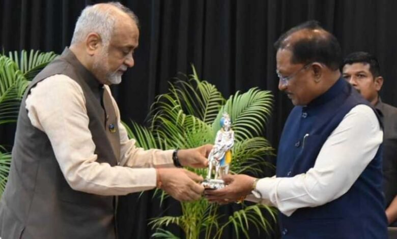 मुख्यमंत्री विष्णुदेव साय ने हार्टफुलनेस योगाश्रम में योगगुरु कमलेश पटेल से की भेंट 1 KSHITITECH 23A 23 KSHITITECH