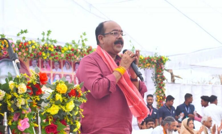 मिनीमाता के मूर्ति अनावरण एवं सम्मान समारोह में शामिल हुए उप मुख्यमंत्री 1 KSHITITECH 26A 21 KSHITITECH