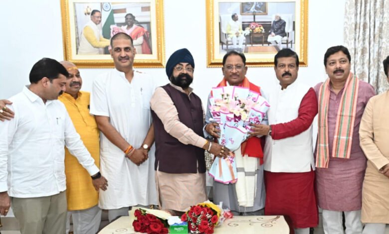 मुख्यमंत्री श्री साय से निगम तथा मंडल के नव नियुक्त अध्यक्षों ने की सौजन्य मुलाकात 1 KSHITITECH 4A 18 KSHITITECH