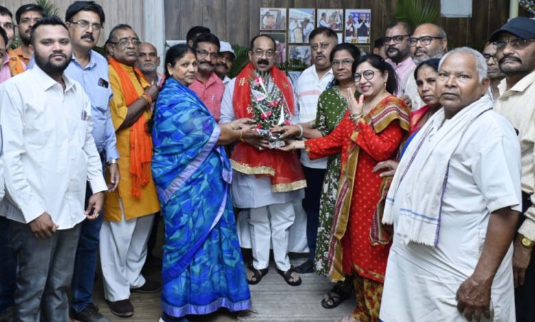 उप मुख्यमंत्री अरुण साव की पहल से अधिकारियों-कर्मचारियों की ग्रेच्युटी सहित कई भुगतान का खुला रास्ता 1 KSHITITECH 9A 175 KSHITITECH