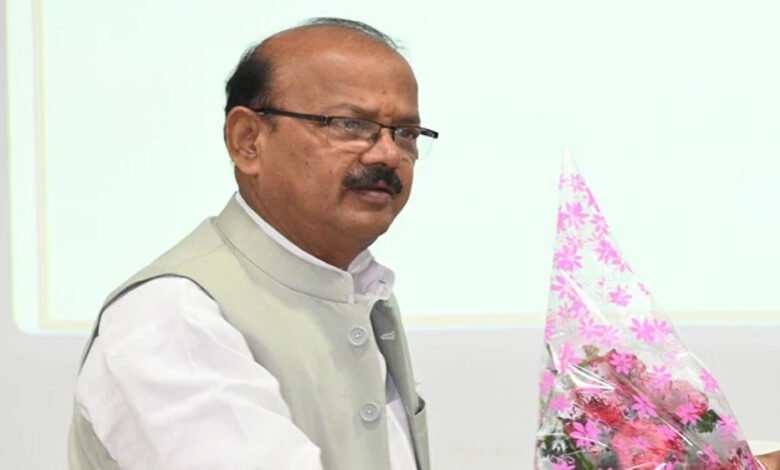 राज्यमंत्री जायसवाल ने कहा है कि विभाग का प्रत्येक 5 वर्ष में उत्पादन दोगुना करने का लक्ष्य निर्धारित किया गया 1 KSHITITECH Dilip Jaiswal 99 3 KSHITITECH