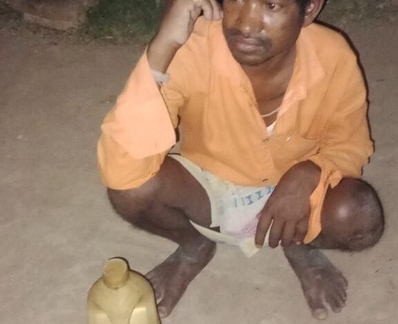 ग्राम बोरसी में अवैध महुआ शराब का भंडाफोड़, निर्मल महिला संगठन समिति ने दिखाई जागरूकता 1 KSHITITECH IMG 20250414 WA0054 KSHITITECH