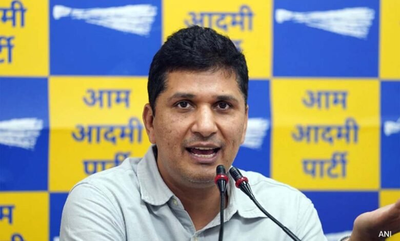आप पार्टी के संयोजक सौरभ भारद्वाज आज भाजपा के मुस्लिम नेता शहजाद पूनावाला पर तमतमा गए 1 KSHITITECH aap neta1 KSHITITECH