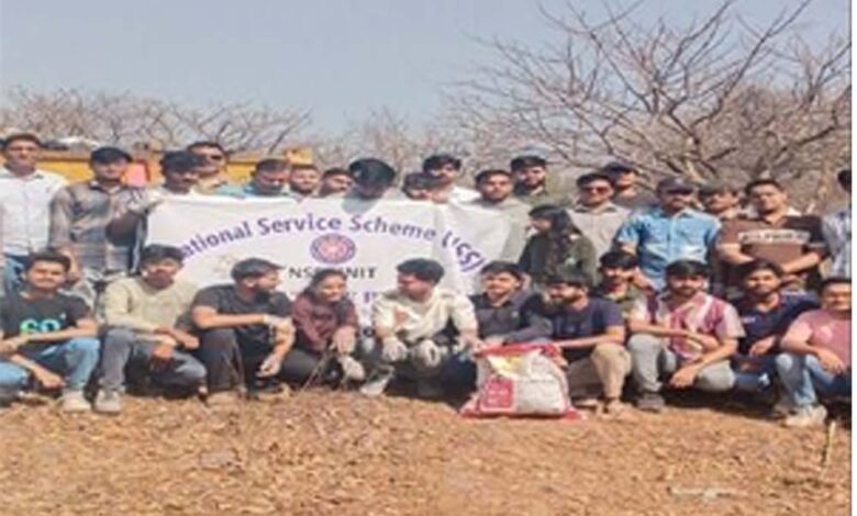 भोपाल के कॉलेज छात्रों ने वन विभाग और नगर निगम के साथ चलाया स्वच्छता अभियान 1 KSHITITECH colej KSHITITECH