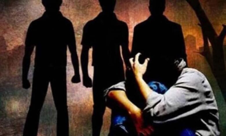 वाराणसी गैंगरेप मामला: पुलिस ने 9 आरोपियों को गिरफ्तार कर भेजा जेल, पीड़िता की मां ने मीडिया से बनाई दूरी 1 KSHITITECH gang1 KSHITITECH