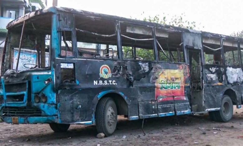 वक्फ संशोधन कानून: मुर्शिदाबाद हिंसा में तीन लोगों की मौत, केंद्रीय बल की तैनाती की मांग पर हाई कोर्ट पहुंची बीजेपी 1 KSHITITECH hinsa KSHITITECH
