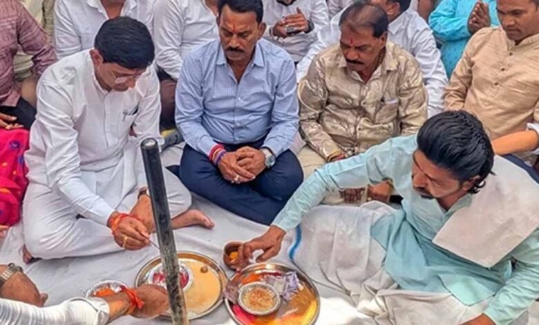एमआर-10 से एमआर-12 (ग्राम कुमैडी–भंगिया) को जोड़ने वाली सड़क का काम हुआ शुरू 1 KSHITITECH ind1 1 KSHITITECH