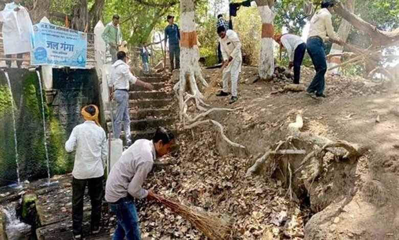 जन-सामान्य को जल के महत्व की दी जा रही है जानकारी, जागरूकता के साथ जल संरचनाओं की हो रही है सफाई 1 KSHITITECH jal ganga KSHITITECH
