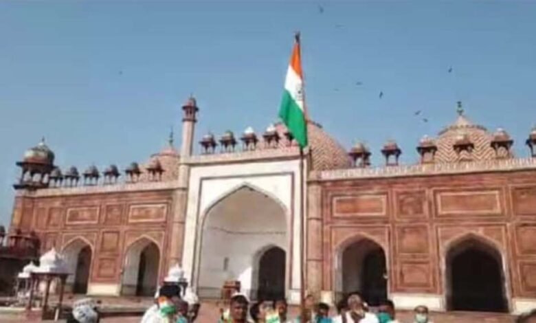 पहलगाम पर जुटे मुसलमान, जामा मस्जिद की सीढ़ियों से पाकिस्तान को जवाब, हर घर से निकलेगी आवाज, पूरे देश में उबाल 1 KSHITITECH jama1 KSHITITECH
