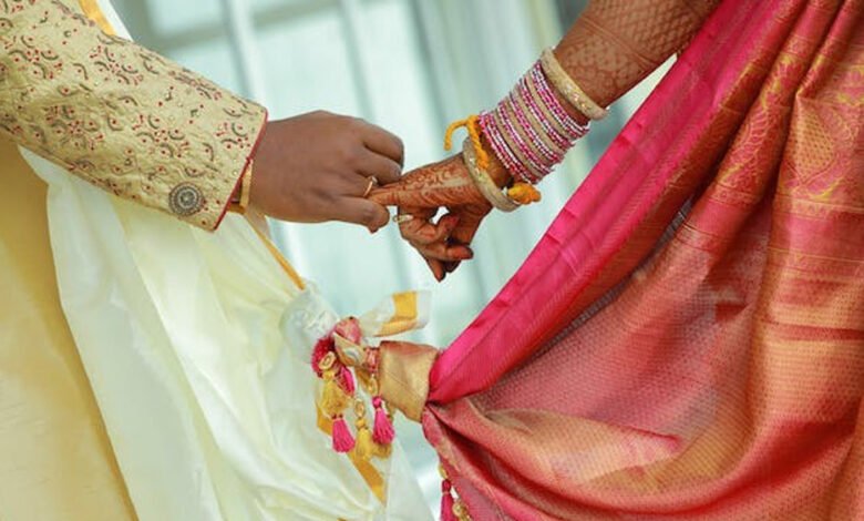 बहू बनकर आई थी, अब बेटी बनकर ससुराल से हुई विदा, बेटे की मौत के बाद ससुर ने बहु का कराया पुनर्विवाह 1 KSHITITECH marriageA 13 3 1 KSHITITECH