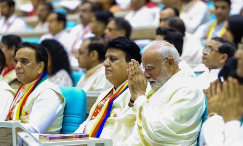 पीएम मोदी ने कहा-तीर्थंकरों की शिक्षाओं और मूर्तियों के जरिए इस धर्म का प्रभाव संसद भवन पर दिखाई देता है 1 KSHITITECH pm1 4 KSHITITECH