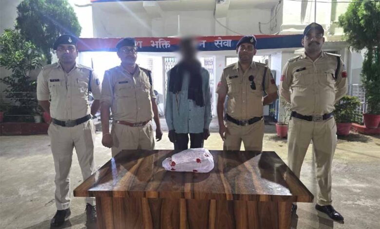 मादक पदार्थ गांजा के अवैध कारोबार के विरूद्ध कोतवाली अनूपपुर पुलिस द्वारा कार्यवाहीः गांजा सहित आरोपी गिरफ्तार 1 KSHITITECH 1 586 KSHITITECH