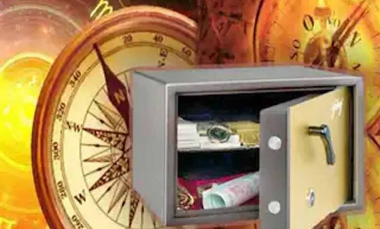 वास्तु के अनुसार इस दिशा में रखे तिजोरी 1 KSHITITECH 1 628 KSHITITECH