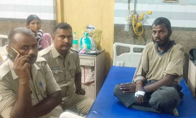 एसएसबी ने पुलिस को सौंप भारत-नेपाल सीमा पर पकड़ा संदिग्ध 1 KSHITITECH 1 831 KSHITITECH