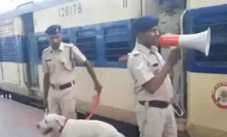 रायपुर-बिलासपुर स्टेशन अलर्ट मोड पर, ट्रेनों की तलाशी, CCTV कैमरों से निगरानी 1 KSHITITECH 10 A69 KSHITITECH