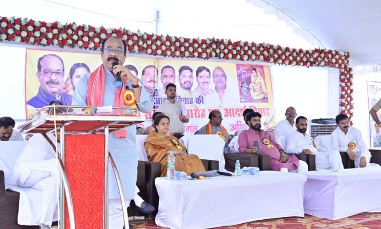 सामुदायिक शेड के निर्माण के लिए 15 लाख रुपए देने की घोषणा की, बागबाहरा से पिथौरा मार्ग में बनेगा भव्य स्वागत द्वार- उप मुख्यमंत्री साव 1 KSHITITECH 12A 21 KSHITITECH