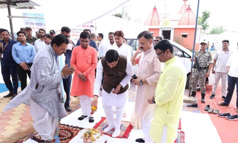 राज्य सरकार नक्सलियों से निपटने में पूरी तरह सक्षम, नक्सली सरेंडर करें, नहीं तो मारे जाएंगे: मुख्यमंत्री डॉ. यादव 1 KSHITITECH 13A 2 KSHITITECH