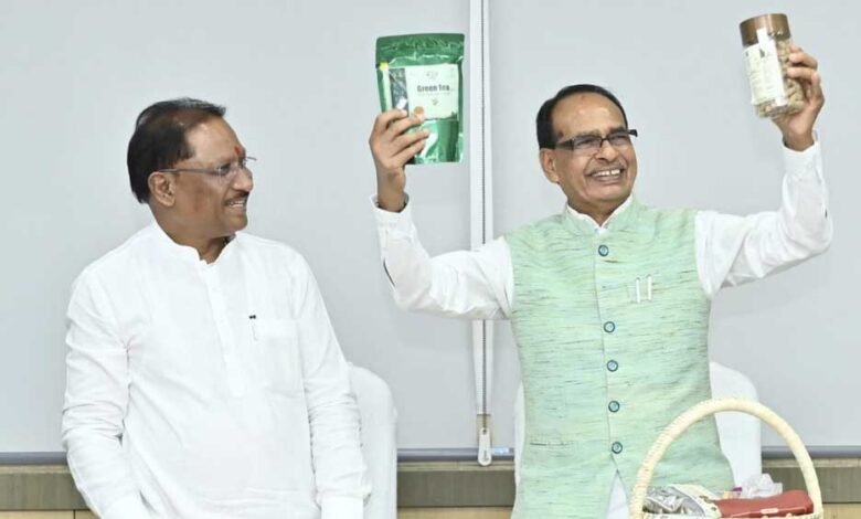 'जशप्योर' न केवल एक ब्रांड है, यह छत्तीसगढ़ी माटी की महक, आदिवासी बहनों की मेहनत और आत्मनिर्भर छत्तीसगढ़ का प्रतीक बन चुका :केंद्रीय मंत्री चौहान 1 KSHITITECH 13A 78 KSHITITECH