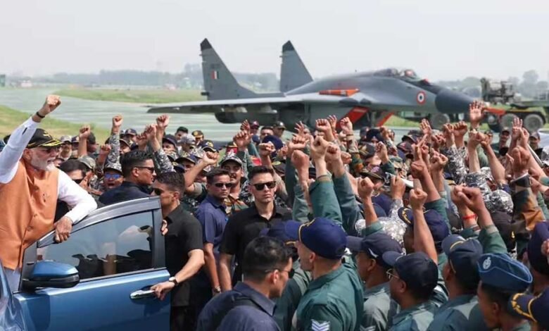 निर्दोषों का खून बहाने का एक ही अंजाम महाविनाश है: आदमपुर एयरबेस में बोले पीएम मोदी 1 KSHITITECH 13A 89 KSHITITECH