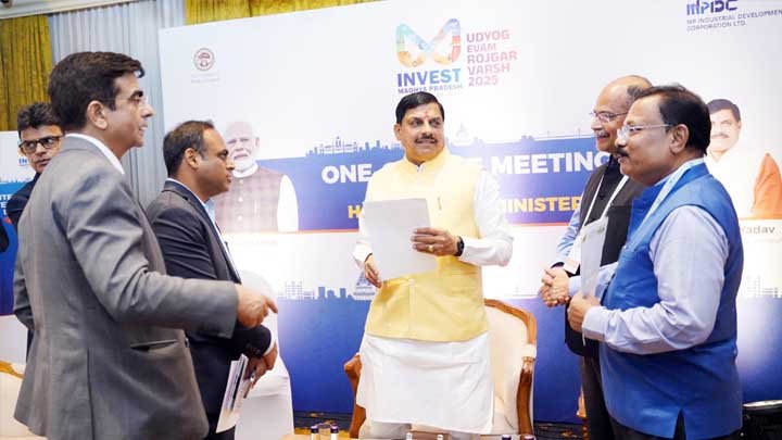 जिलों में बनाए गए हैं उद्योग प्रकोष्ठ, नई उद्योग केंद्रित नीतियां हैं लागू: मुख्यमंत्री डॉ. यादव 1 KSHITITECH 15A 5 KSHITITECH