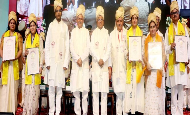 युवा प्रकृति के साथ सह-जीवन की जीवनचर्या को अपनाएं: राज्यपाल पटेल 1 KSHITITECH 16A 102 KSHITITECH